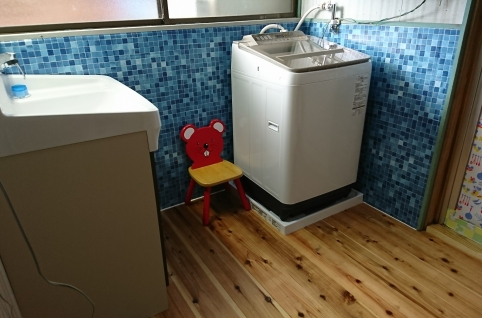 洗面室の床のリフォーム　広島県府中市
